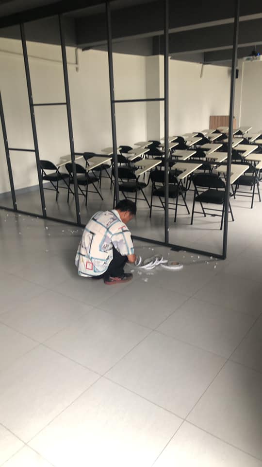 桃園工業風隔間玻璃牆